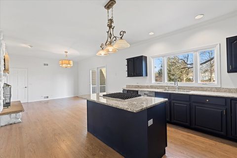 Tiny photo for 2321 Steeple Chase Circle W, Libertyville, IL 60048 (MLS # 12535438)