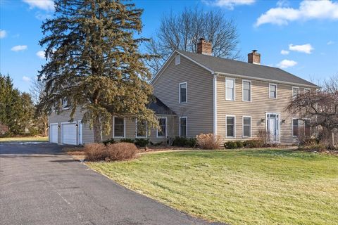 Tiny photo for 2321 Steeple Chase Circle W, Libertyville, IL 60048 (MLS # 12535438)