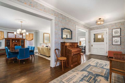 Tiny photo for 1211 Hinman Avenue, Evanston, IL 60202 (MLS # 12626125)