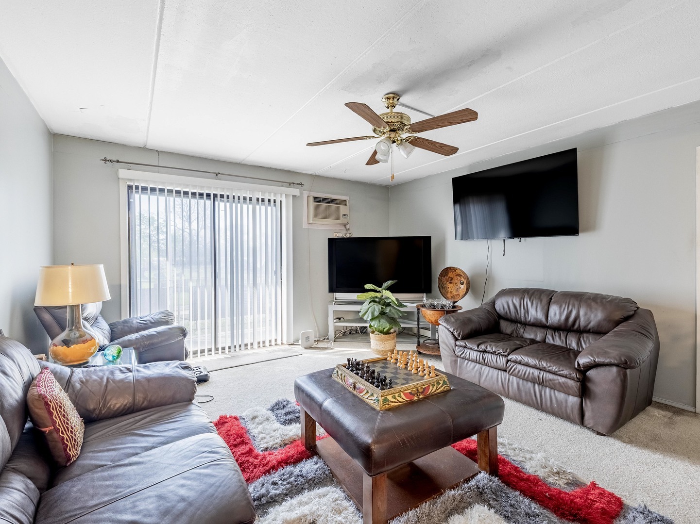 850 Des Plaines Avenue 207