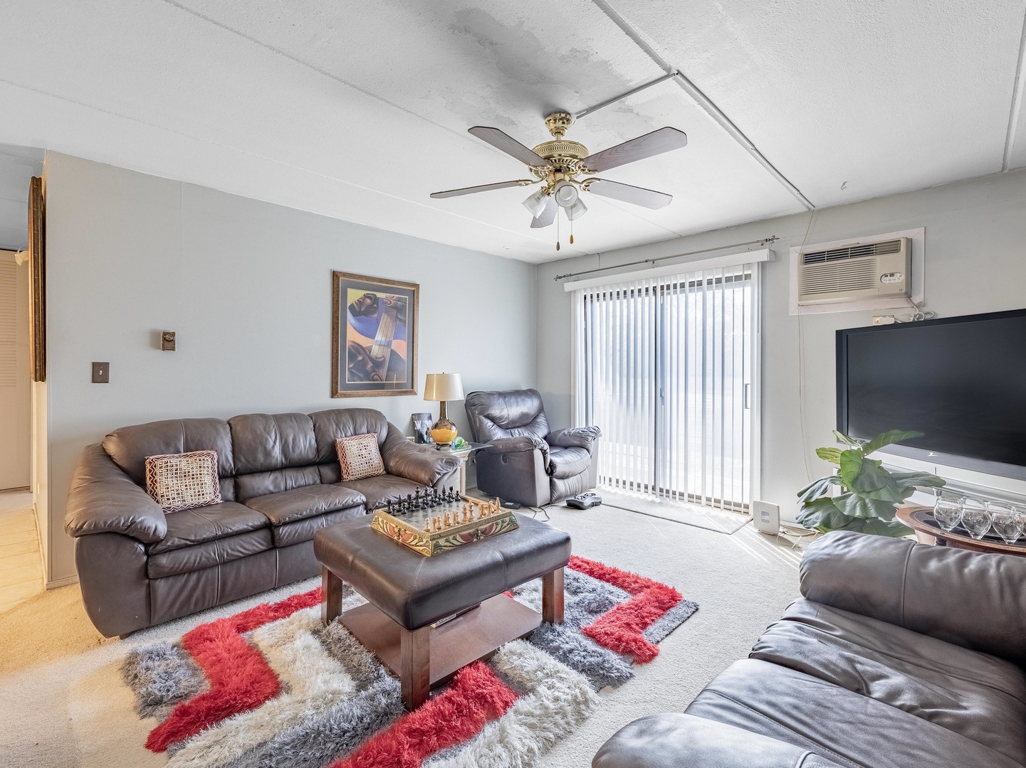 850 Des Plaines Avenue 207
