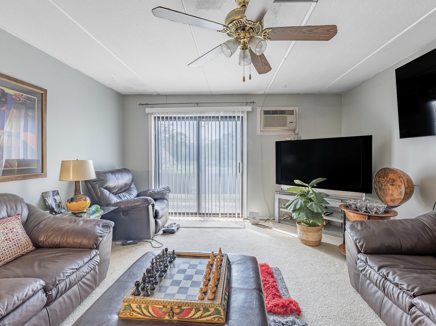 850 Des Plaines Avenue 207