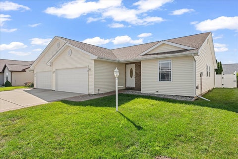 Tiny photo for 1701 E Lexington Drive, Urbana, IL 61802 (MLS # 12745514)