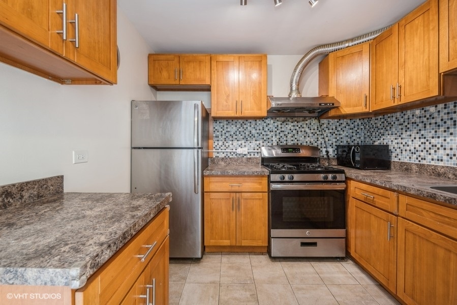 1400 E 55th Place 604S