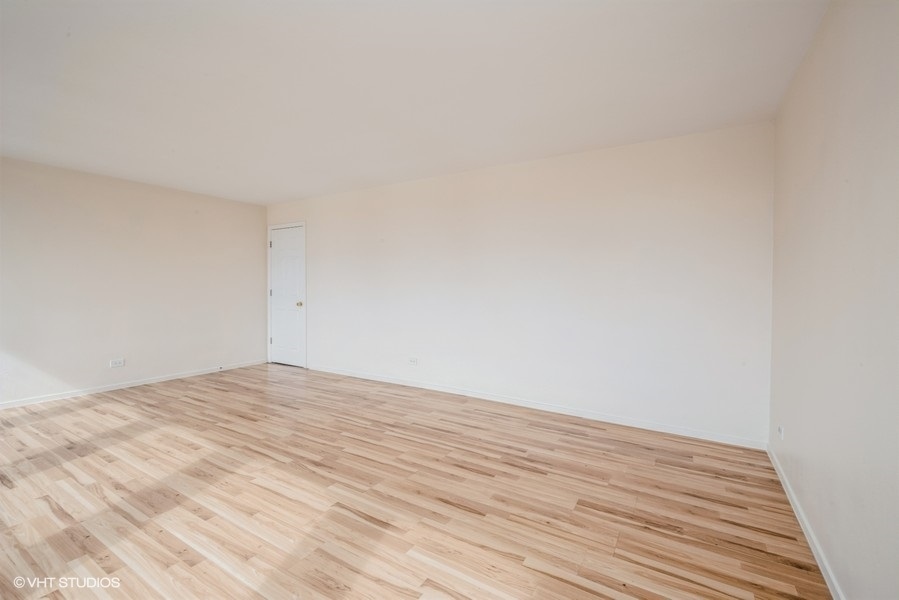 1400 E 55th Place 604S
