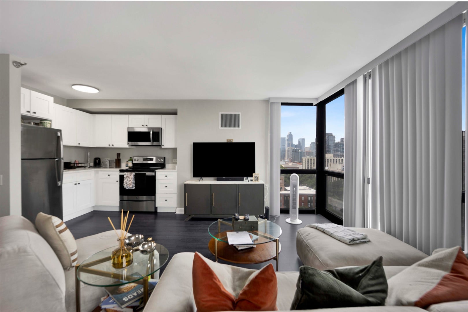 1122 N Clark Street 1402
