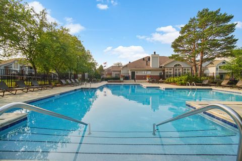 Tiny photo for 26 Sterling Circle #108, Wheaton, IL 60189 (MLS # 12524358)