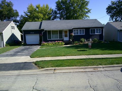 1514 oakwood Avenue DeKalb IL 60115