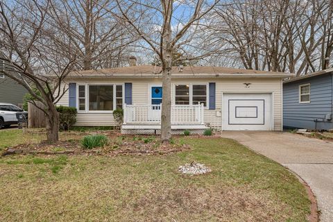 Photo of 1814 36th Street, Moline, IL 61265 (MLS # 12608393)