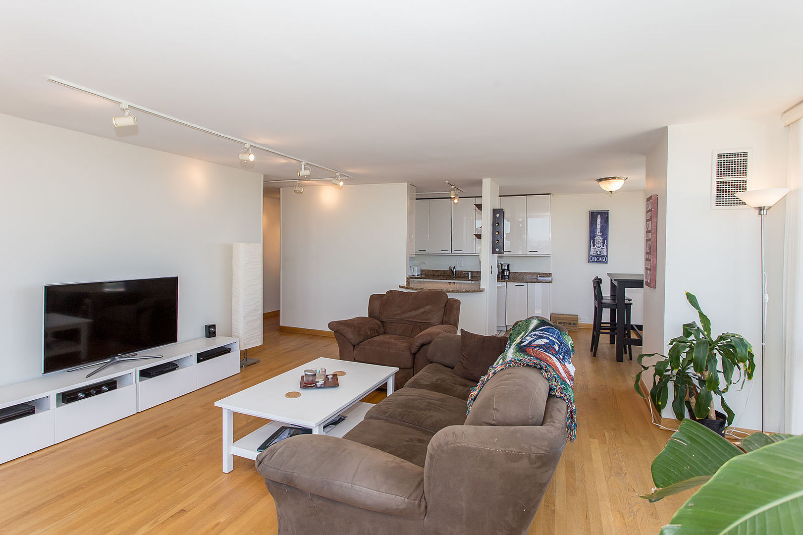 2650 N LAKEVIEW Avenue 2801