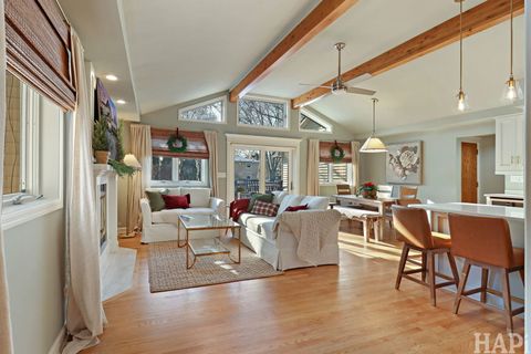 Tiny photo for 15043 W Buckley Road, Libertyville, IL 60048 (MLS # 12539662)