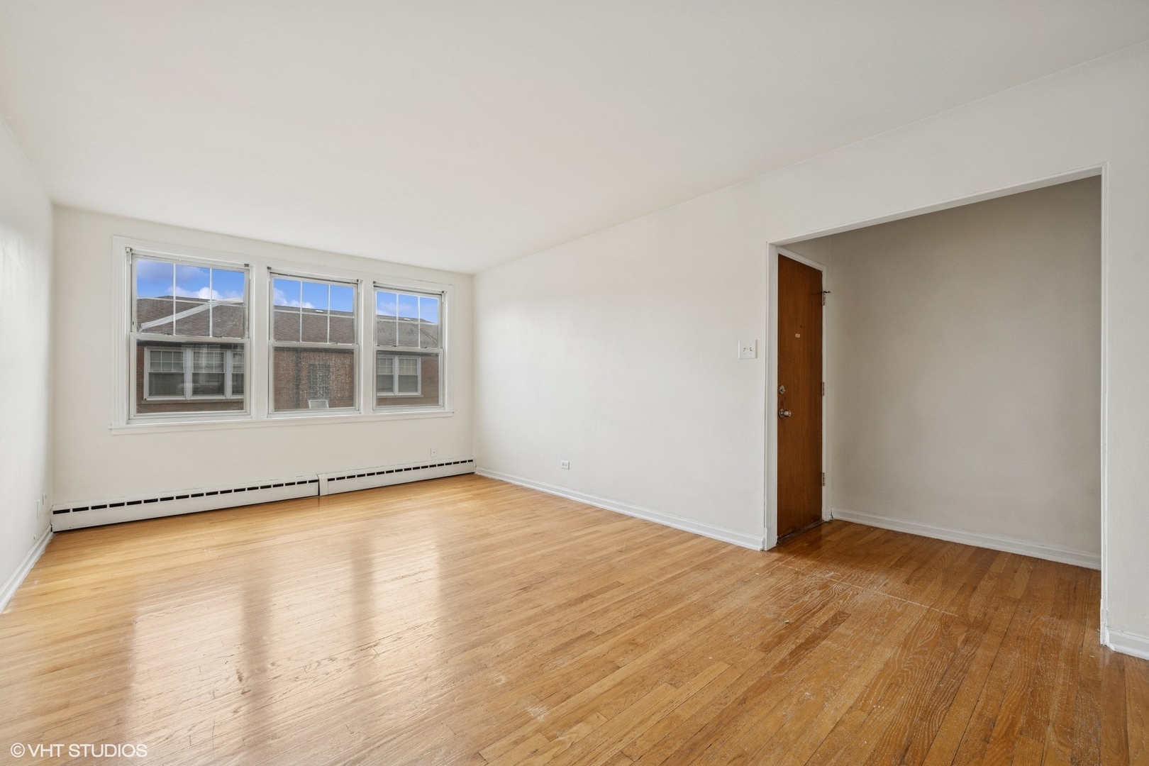 2424 W Farragut Avenue 3B