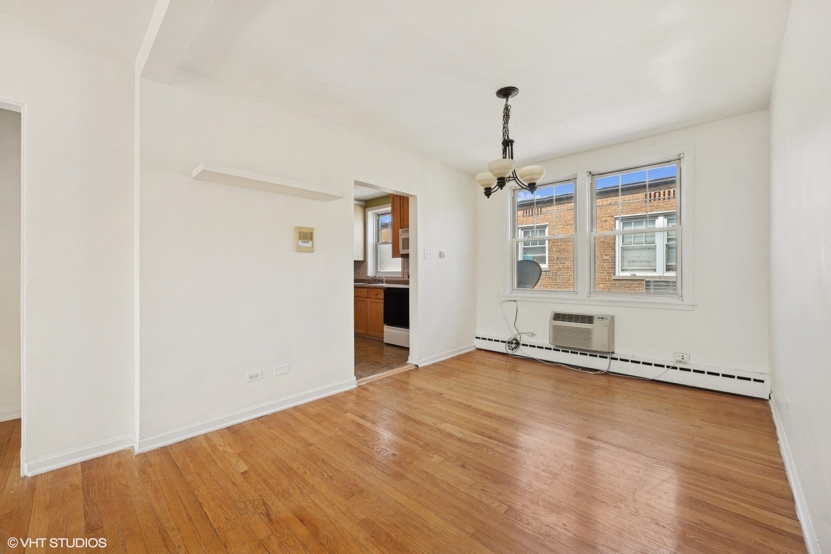 2424 W Farragut Avenue 3B