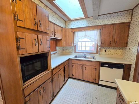 Tiny photo for 405 Easthaven Drive, Centralia, IL 62801 (MLS # EB456386)