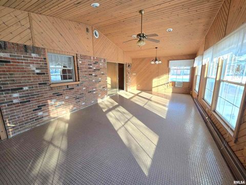 Tiny photo for 405 Easthaven Drive, Centralia, IL 62801 (MLS # EB456386)