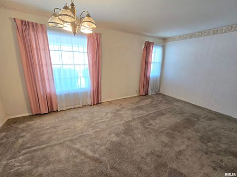 Tiny photo for 405 Easthaven Drive, Centralia, IL 62801 (MLS # EB456386)