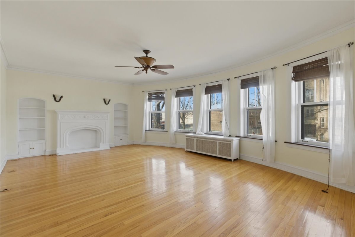 7409 N Claremont Avenue 1