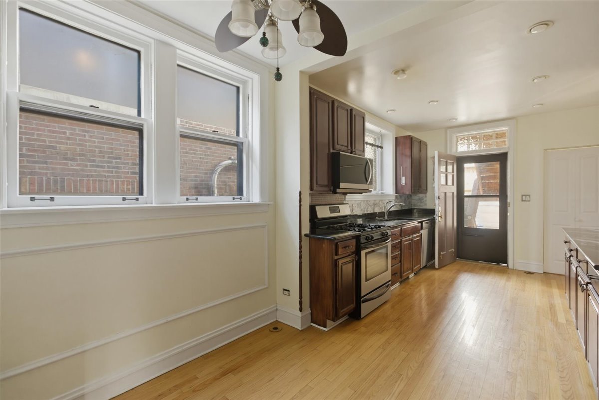 7409 N Claremont Avenue 1