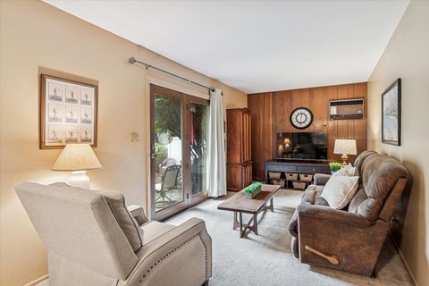 Tiny photo for 26W468 National Street, Carol Stream, IL 60188 (MLS # 12502786)