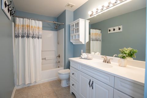 Tiny photo for 1376 W SPLIT OAK Circle, Round Lake Beach, IL 60073 (MLS # 12410949)