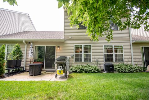 Tiny photo for 1376 W SPLIT OAK Circle, Round Lake Beach, IL 60073 (MLS # 12410949)