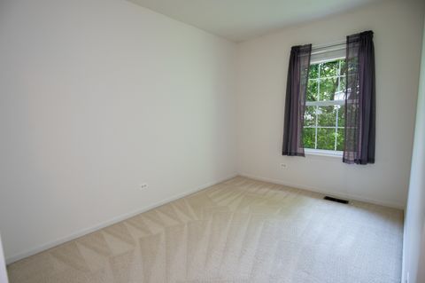 Tiny photo for 1376 W SPLIT OAK Circle, Round Lake Beach, IL 60073 (MLS # 12410949)