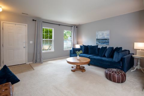 Tiny photo for 1376 W SPLIT OAK Circle, Round Lake Beach, IL 60073 (MLS # 12410949)