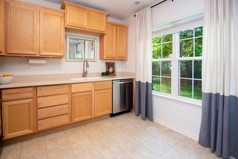 Tiny photo for 1376 W SPLIT OAK Circle, Round Lake Beach, IL 60073 (MLS # 12410949)