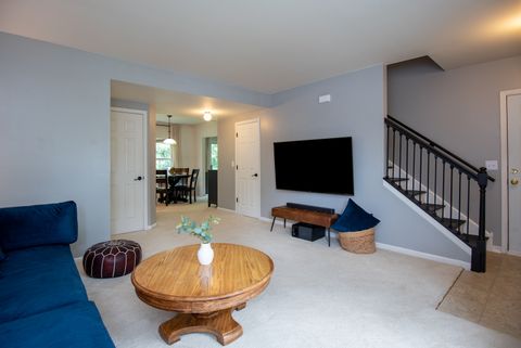 Tiny photo for 1376 W SPLIT OAK Circle, Round Lake Beach, IL 60073 (MLS # 12410949)