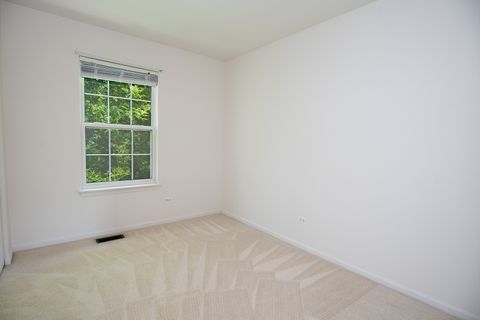 Tiny photo for 1376 W SPLIT OAK Circle, Round Lake Beach, IL 60073 (MLS # 12410949)