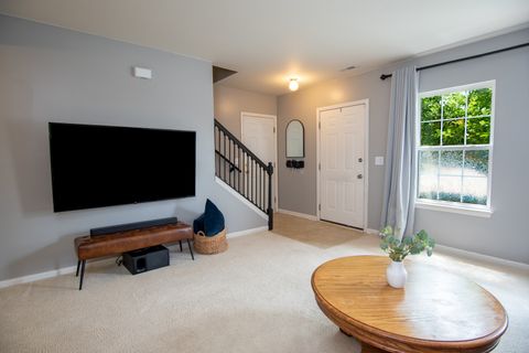 Tiny photo for 1376 W SPLIT OAK Circle, Round Lake Beach, IL 60073 (MLS # 12410949)