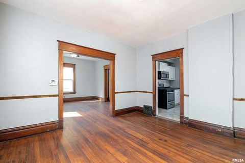 Tiny photo for 252 W 29th Street, Davenport, IA 52803 (MLS # 12571868)