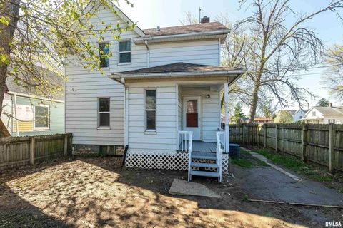 Tiny photo for 252 W 29th Street, Davenport, IA 52803 (MLS # 12571868)