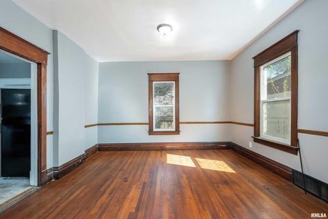 Tiny photo for 252 W 29th Street, Davenport, IA 52803 (MLS # 12571868)