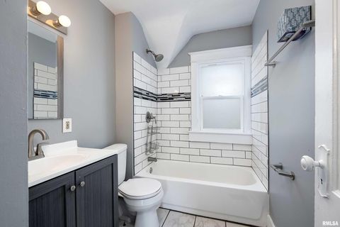 Tiny photo for 252 W 29th Street, Davenport, IA 52803 (MLS # 12571868)