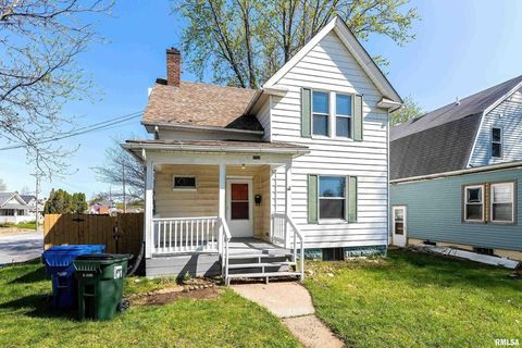 Photo of 252 W 29th Street, Davenport, IA 52803 (MLS # 12571868)