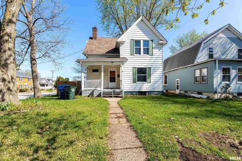 Tiny photo for 252 W 29th Street, Davenport, IA 52803 (MLS # 12571868)