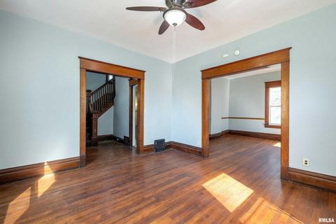 Tiny photo for 252 W 29th Street, Davenport, IA 52803 (MLS # 12571868)