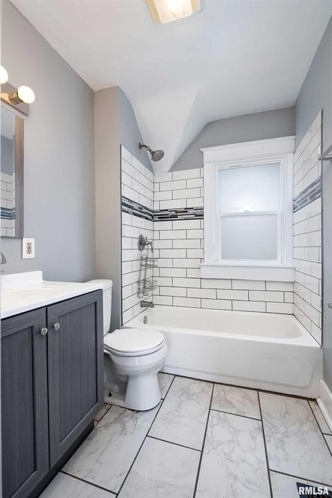 Tiny photo for 252 W 29th Street, Davenport, IA 52803 (MLS # 12571868)