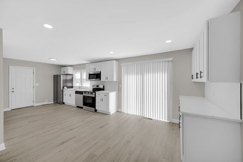 Tiny photo for 211 Independence Avenue, Joliet, IL 60433 (MLS # 12627421)