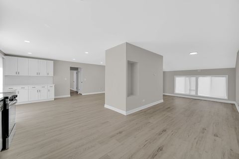 Tiny photo for 211 Independence Avenue, Joliet, IL 60433 (MLS # 12627421)