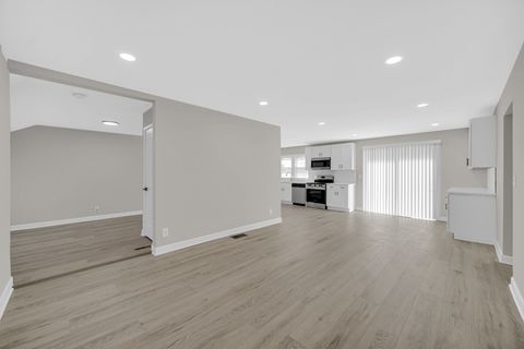 Tiny photo for 211 Independence Avenue, Joliet, IL 60433 (MLS # 12627421)