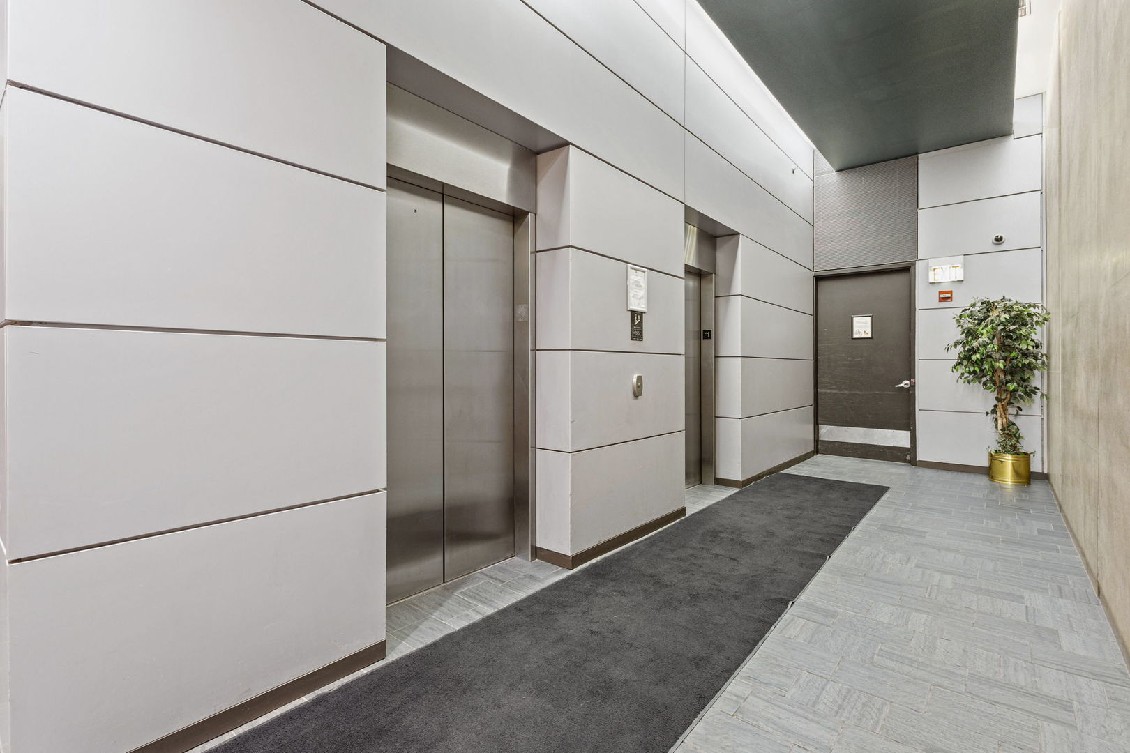 630 N Franklin Street 1016