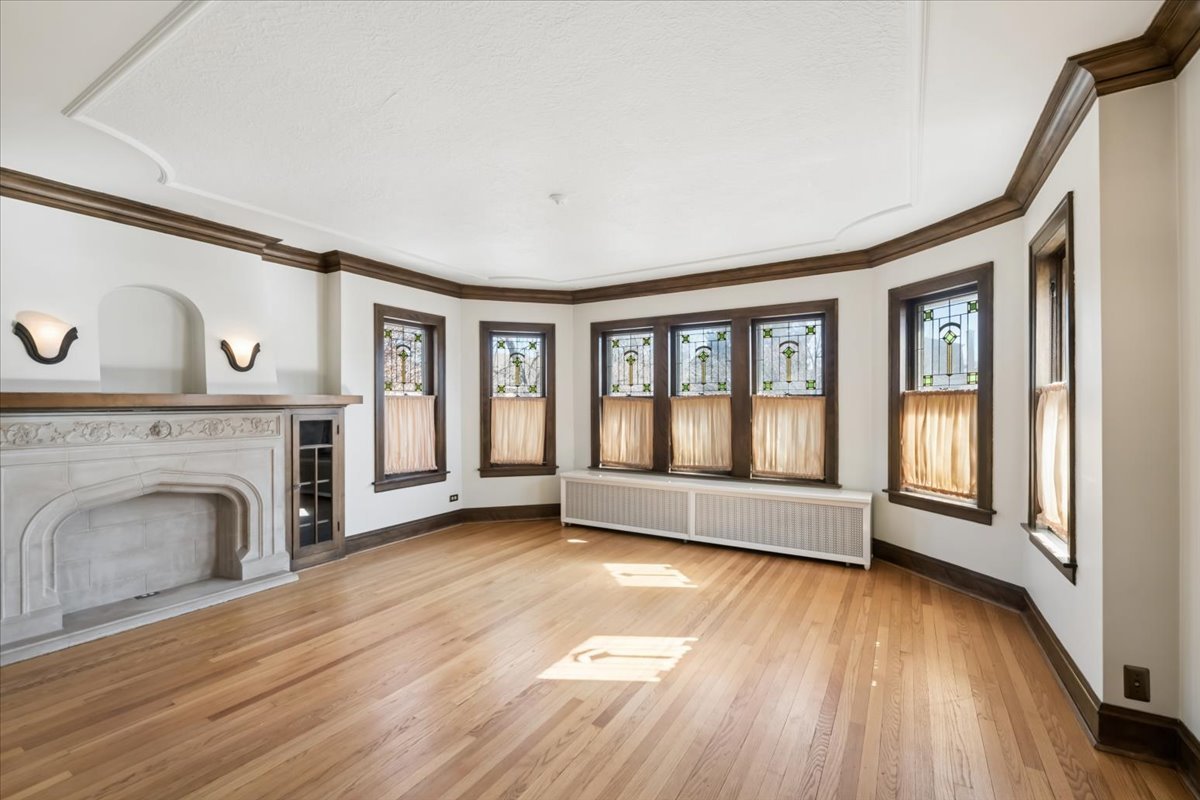 1836 N New England Avenue