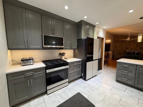 Tiny photo for 443 Diane Drive, Buffalo Grove, IL 60089 (MLS # 12498018)