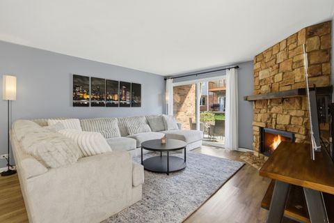 Tiny photo for 622 Zaininger Avenue #A, Naperville, IL 60563 (MLS # 12607981)