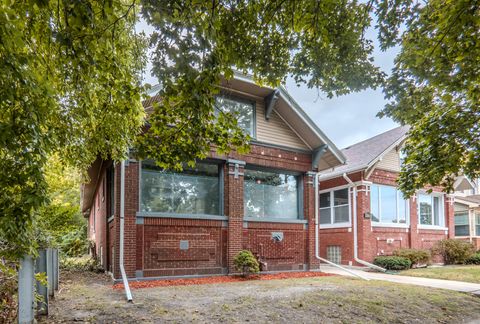 Tiny photo for 7345 S Bennett Avenue, Chicago, IL 60649 (MLS # 12497236)