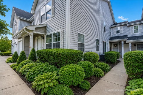 Tiny photo for 1304 Orleans Drive #1304, Mundelein, IL 60060 (MLS # 12770523)
