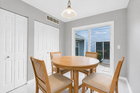 Tiny photo for 1304 Orleans Drive #1304, Mundelein, IL 60060 (MLS # 12770523)