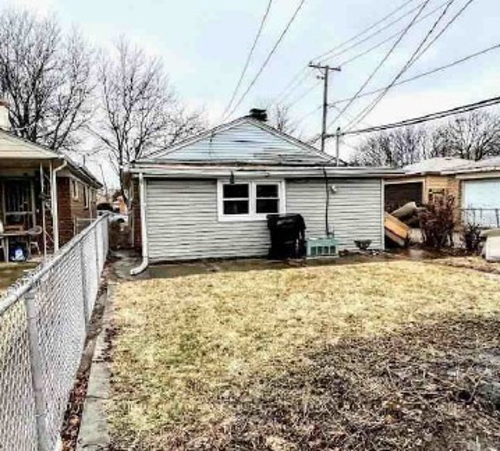 9315 S East End Avenue